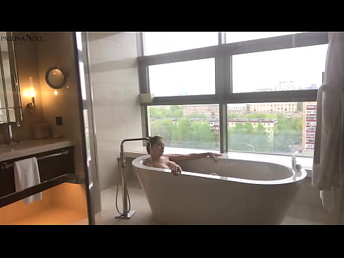 ❤️ Mtoto mkubwa anapepesuka kwa shauku kutoka kwenye kitumbua chake bafuni kwetu sw.pornpictureshq.ru ❌️❤